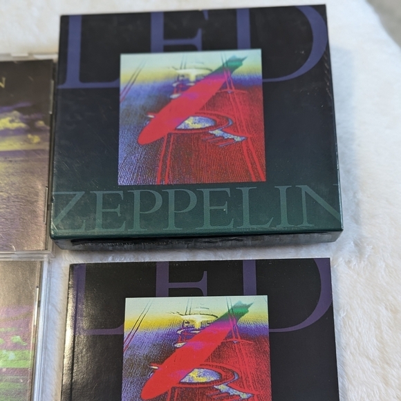 Vintage Led Zeppelin Box CD Set - 2 Disc Set Released in 1993 - Picture 4 of 11